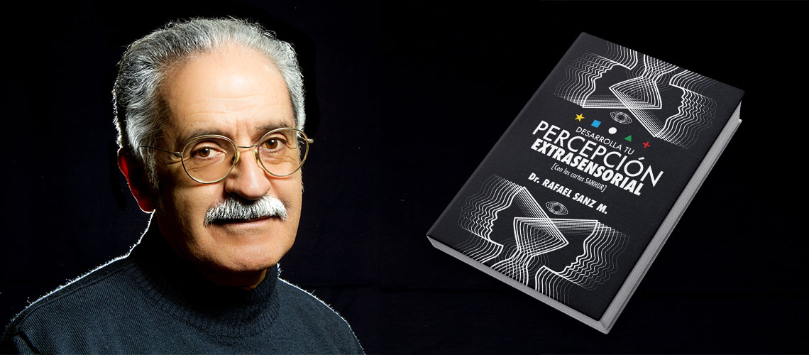 Retrato del Dr. Rafael Sanz M con libro 'Desarrolla tu percepción extrasensorial'